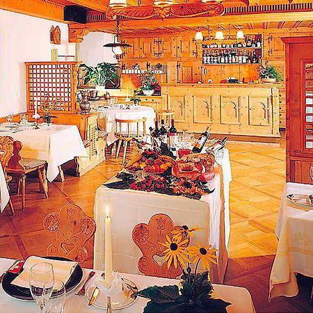 פוסקיאבו Minotel Suisse מסעדה תמונה