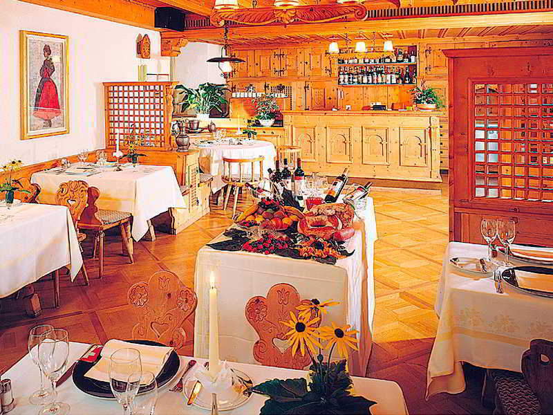 פוסקיאבו Minotel Suisse מסעדה תמונה
